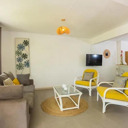 Cozy Townhome Near Beach In Heart Of Grand-Baie Exterior photo