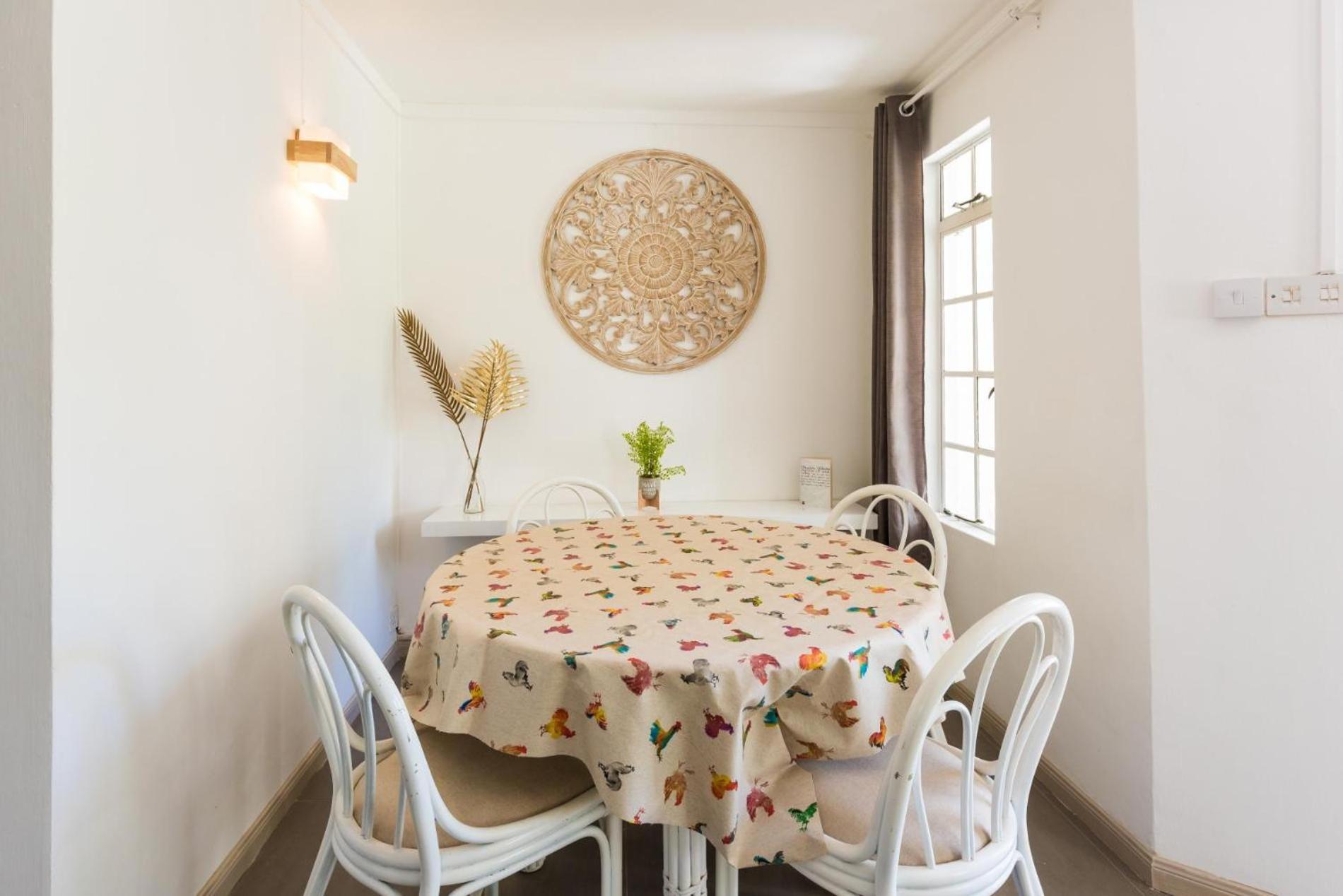 Cozy Townhome Near In Heart Of *